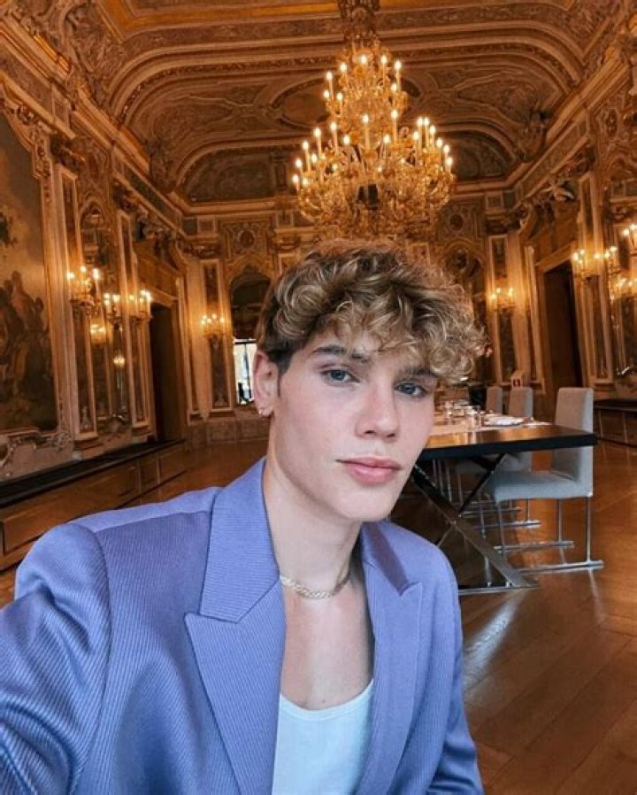 
Arbacn Tik Tok Star Height, Age, Boyfriend, Biography, Wiki, Net Worth 