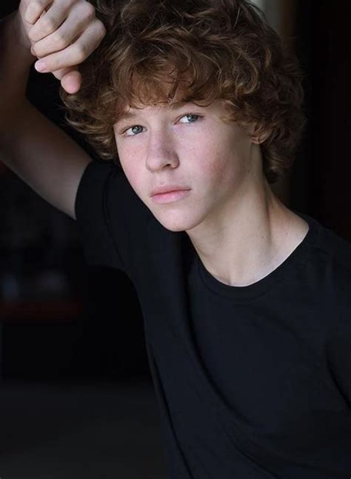 Dylan Hoffman Height, Weight, Net Worth, Age, Birthday, Wikipedia, Who, Nationality, Biography