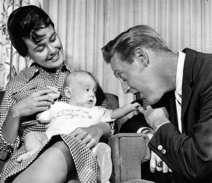 Here’s The Untold Truth We Know About Vin Scully’s Wife, Joan Crawford