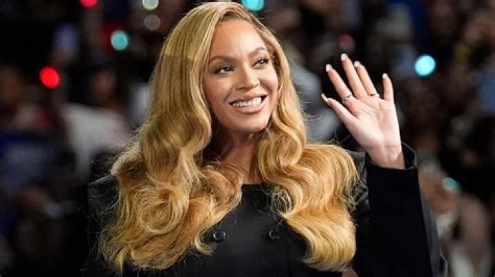 
How Much Did Beyonce Get Paid for Dubai… $35 Million Per Hour? 