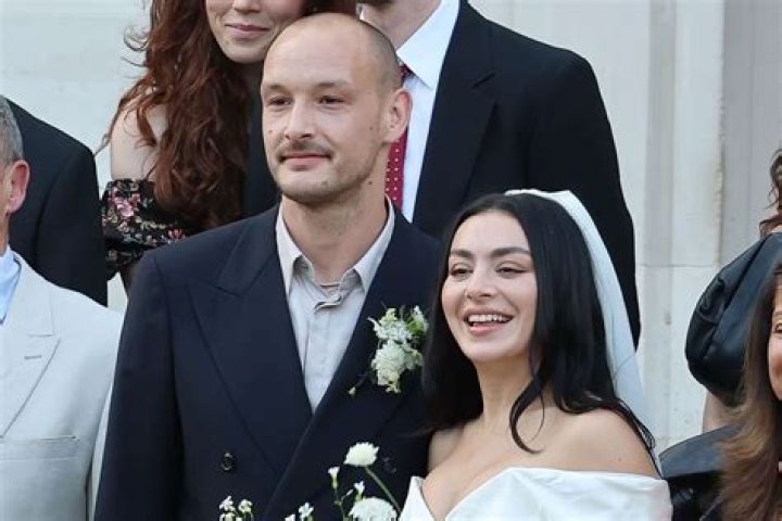 
Is Charli D’Amelio Married? Her Bio, Age, Husband, Height and Net worth 