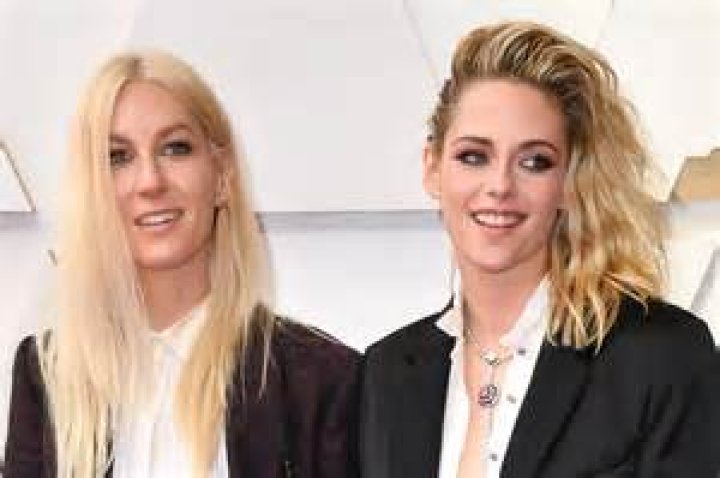Is Kristen Stewart a Lesbian? Know More About Her Life!