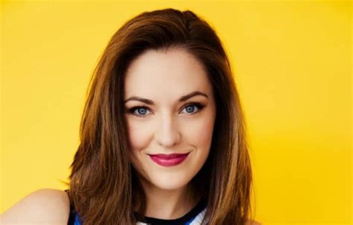 Laura Osnes Height, Weight, Net Worth, Age, Birthday, Wikipedia, Who, Nationality, Biography