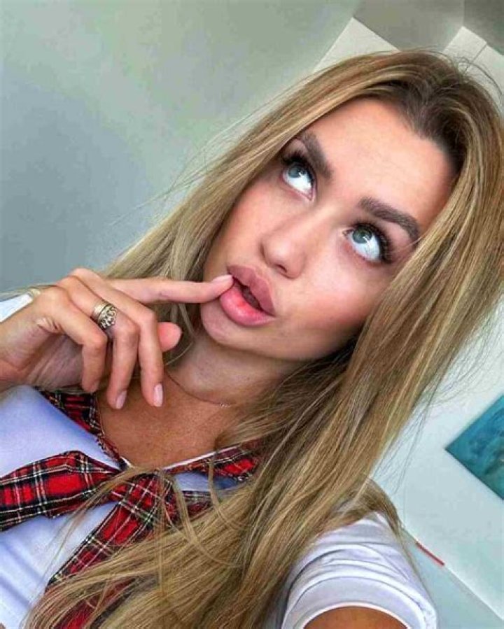 Lucy Cartwright Height, Weight, Net Worth, Age, Birthday, Wikipedia, Who, Instagram, Biography
